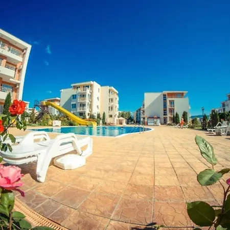Apartment 1-Bedroom Apartment In A Resort With 6 Pools, Top Floor, Stunning Sunset View *