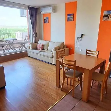 1-Bedroom Apartment In A Resort With 6 Pools, Top Floor, Stunning Sunset View Apartment