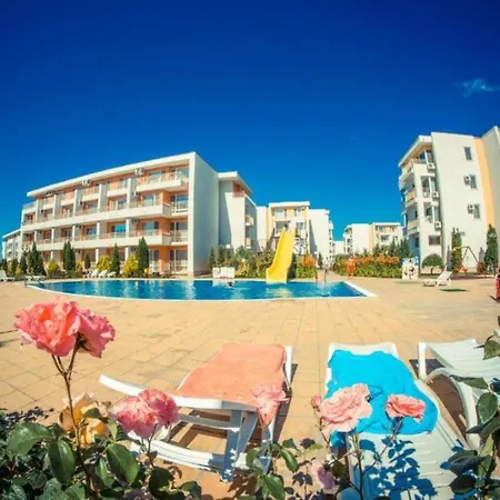 Apartment In A Resort With 6 Pools, Top Floor, Stunning Sunset View * Slantschew brjag