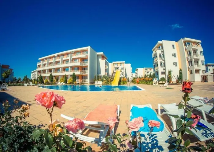 1-Bedroom Apartment In A Resort With 6 Pools, Top Floor, Stunning Sunset View * Slantchev Briag