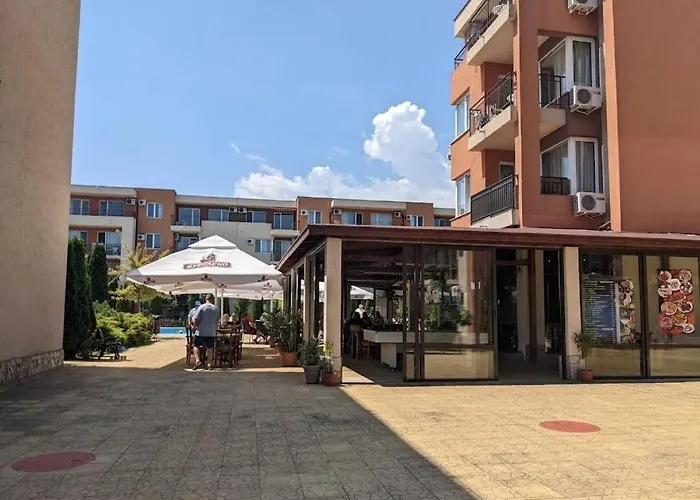 1-Bedroom Apartment In A Resort With 6 Pools, Top Floor, Stunning Sunset View Appartement Slantchev Briag